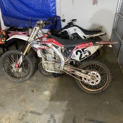 Honda (contact info removed) Dirt bike 