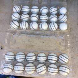 30 Taylormade tp5/tp5x white stripe golf balls all in great clean playable condition, not water balls. 