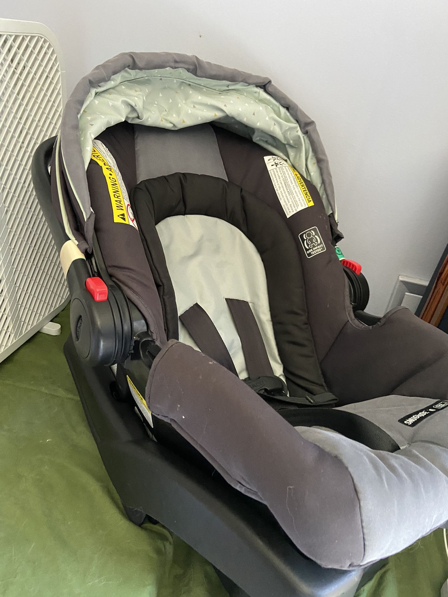 Graco ClickConnect Car Seat With Base