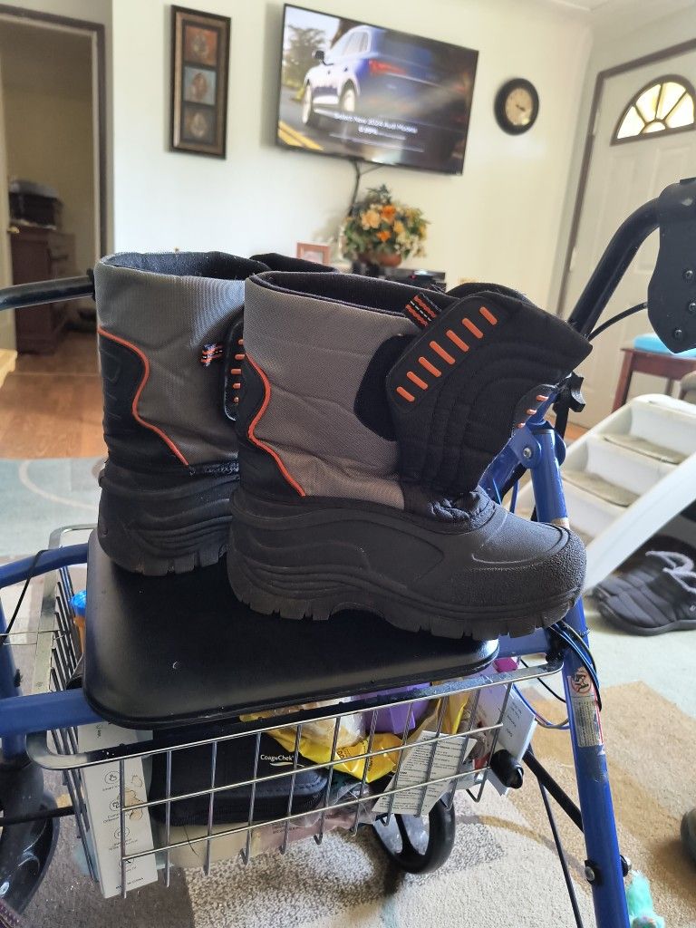 Champion Snow Boots. Boys Size 6