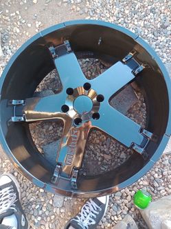 24's MOMO Rims