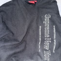 Supreme Crewneck 
