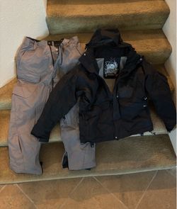 Snowboard Jacket/Pants Medium Clothing