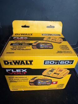 Dewalt Battery and Charger Kit