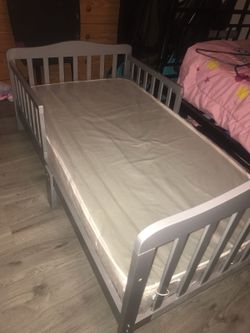 Toddler bed