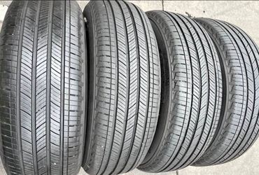 215 65 17 Michelin tires Con Excelente calidad Las 4