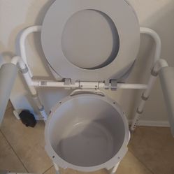Like New Adjustable Height 3 In 1 Bedside Commode 