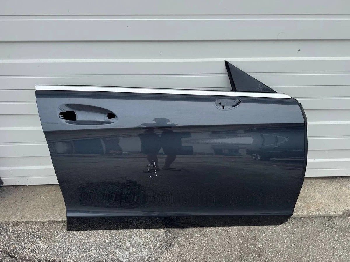 12-18 Mercedes W218 CLS400 CLS550 Front Right Passenger Side Door Shell OEM