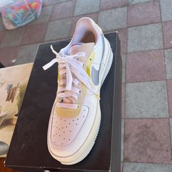 Woman’s Air Force 1 Fontanka 'Set To Rise'