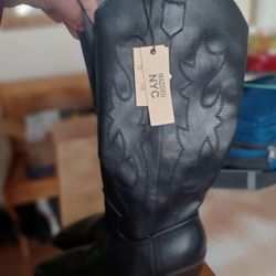 New Size 7 Boots