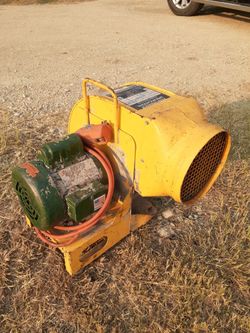 Dayton Farm Duty Blower