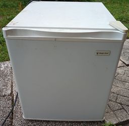 Magic Chef Mini Fridge
