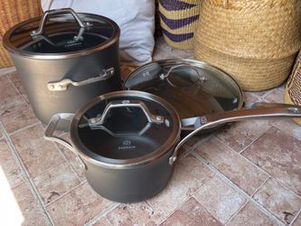 Calphalon Signature Set, pots and frying pan
