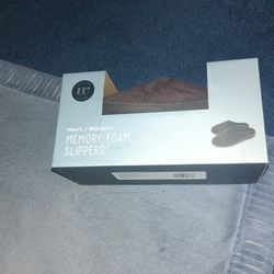 Memory Foam Slippers. Mens,/womens. Size M