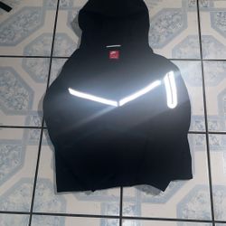 Reflective Nike Tech Size XL Youth