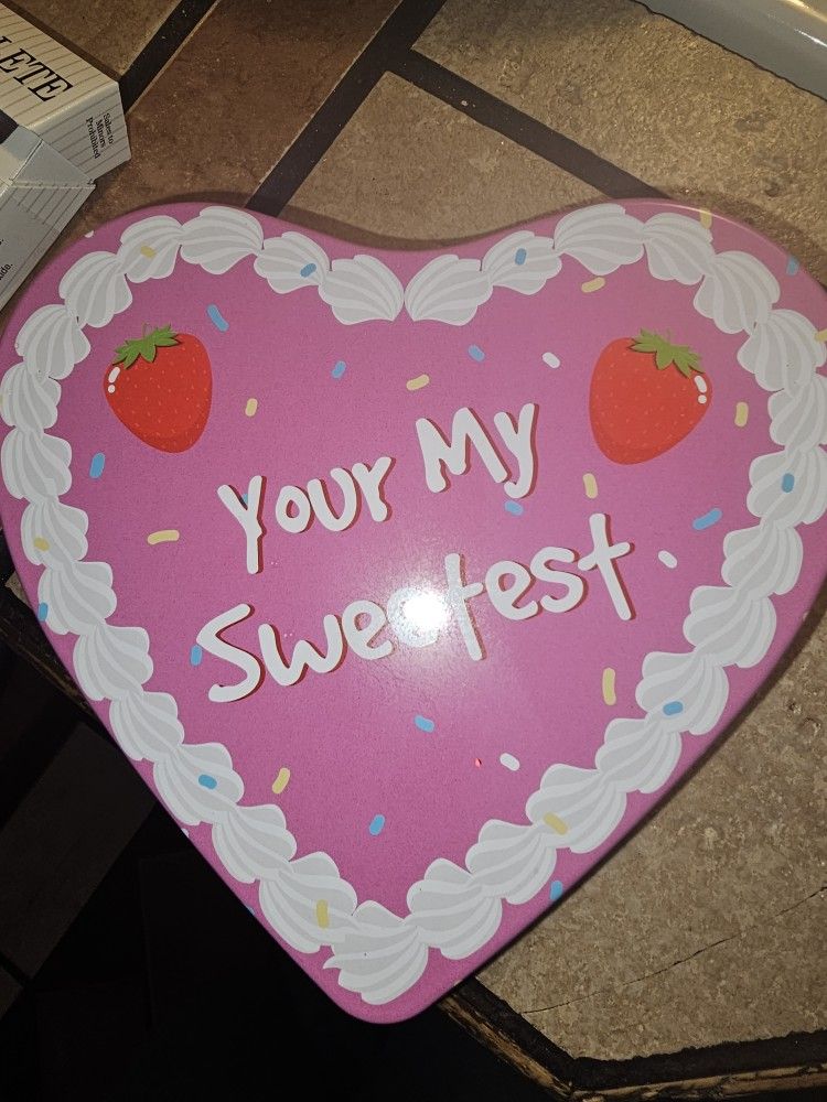 Empty Valentines GIFT Tins