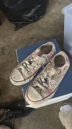 Size 12y cat converse