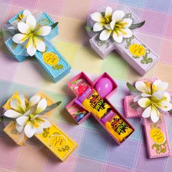 12 Cross gift boxes, hand made out of card stock, great for easter, baptisim, conformation, first communion.