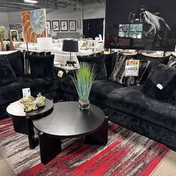 Customizable Sofa Set! $2499 🚨🖤✨