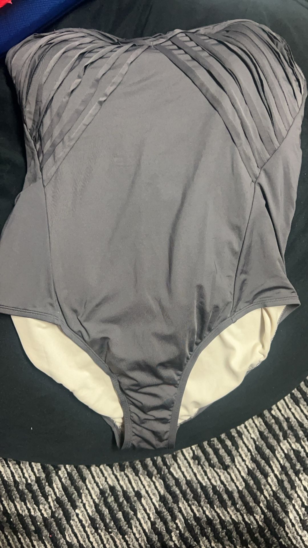 New Straplesss Xl Swimsuit