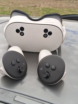 Meta Quest 3s VR Headset with Controllers