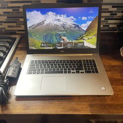 17 Dell Inspiron i5 8 GB of RAM 1TB hard lighted keyboard Windows 11 with charger
