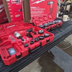 Milwaukee
M18 18V Lithium-Ion Cordless FORCE LOGIC 1/2 in. to 4 in. 10 Ton Knockout Tool STORE PRICE $2149