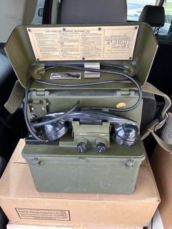 1945 Army field phone in excellent condition