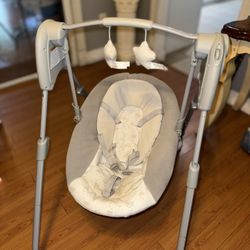 Graco Small Spaces Swing
