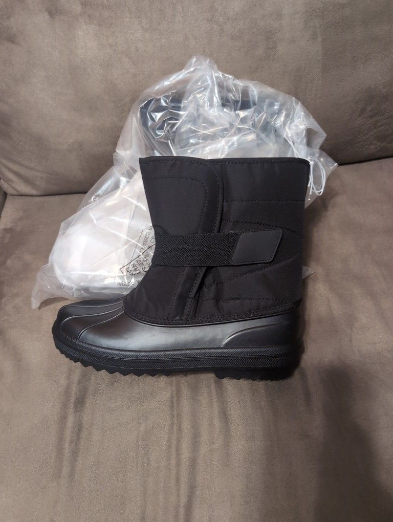 Brand New Boys Snow Boots Size 6 Black Never Worn!