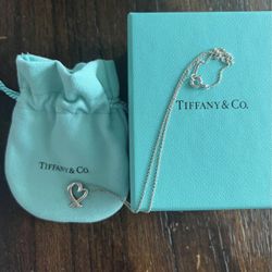 Tiffany $ Co retired Necklace 