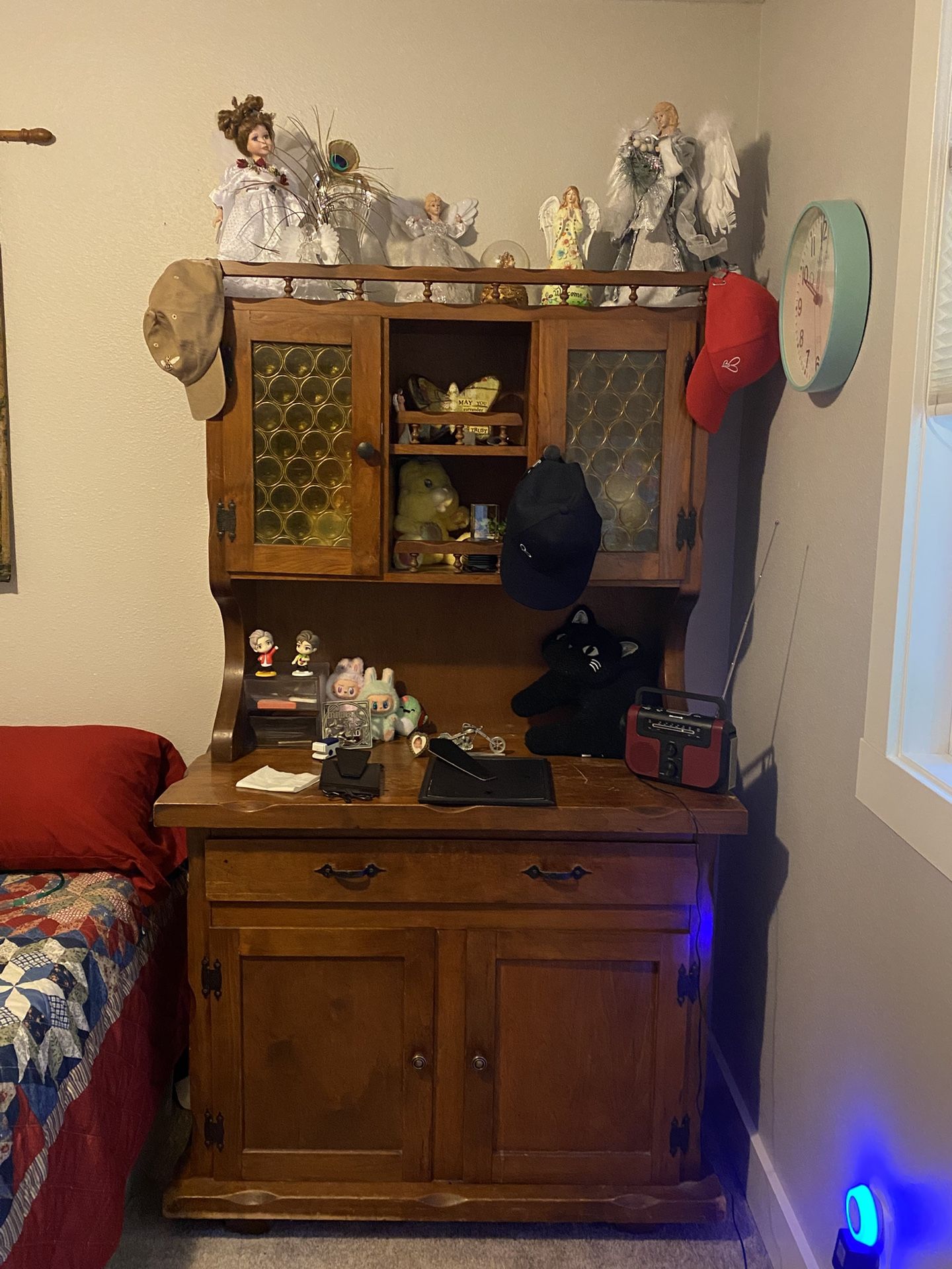 Solid Wood Antique Hutch