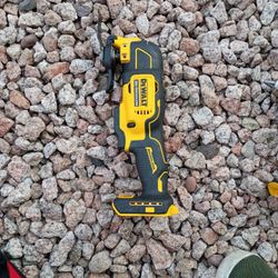 Dewalt Atomic Compact Series Cordless Oscillating Multi-tool