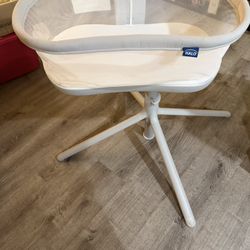 Halo BassiNest Swivel Sleeper 3.0