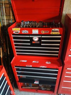13-Drawer Craftsman Rollaway  Full Of Tools