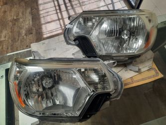 Toyota Tacoma OEM Headlights Pair LH RH Factory Take-Off