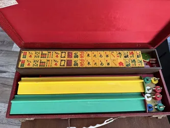Vintage Mahjong Set Butterscotch Bakelite Tiles & 4 Multicolor Racks