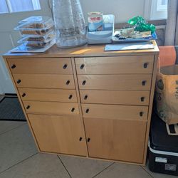 Dresser/Cabinet 