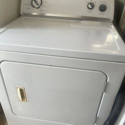 Whirlpool Gas Dryer In Excellent Condition 