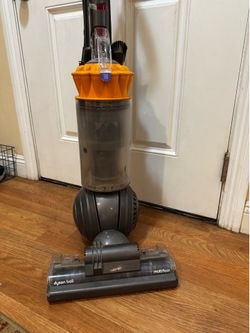 Dyson  multi-surface vacuum  - Great condition