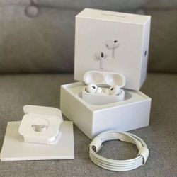 AirPods Pro (2nd generation) with MagSafe Charging Case (USB-C)