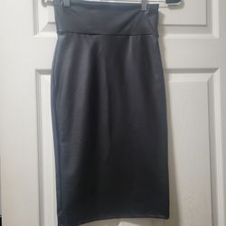 NEW FAUX LEATHER SKIRT