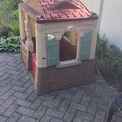 children’s playhouse