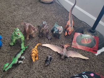 Lot of 9 Plastic Dinosaur Figures