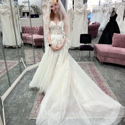 Brand new wedding dress and accessories