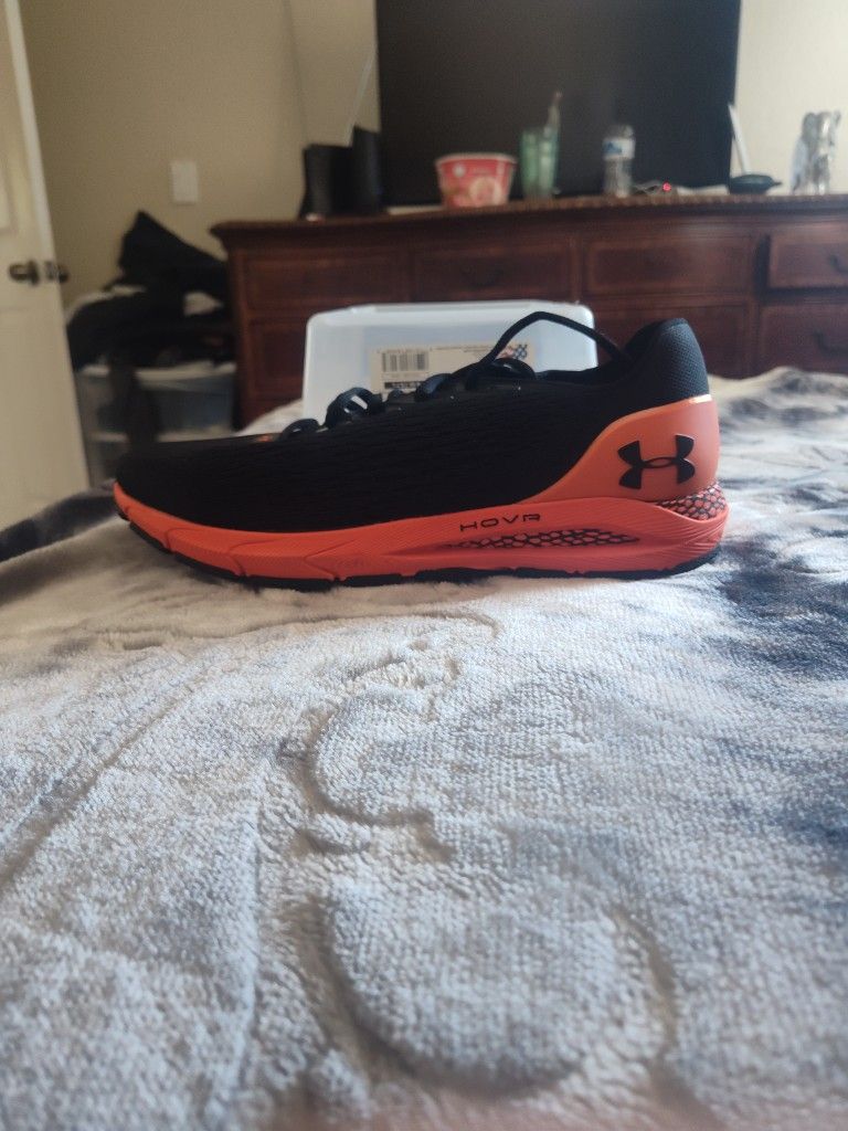 Under Armour Shoes Used Like New 
