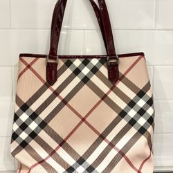 Burberry Nova Check Canterbury  Model; Medium tote bag