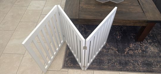 Freestanding Three Panel Dog Gate White 24" Tall x 60" Long