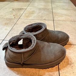UGG Classic Ultra Mini