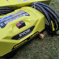 RYOBI - Lavadora eléctrica a presión, 1800 psi, 1.2 gpm, RY141820VNM no trae los accesorios usado como nuevo